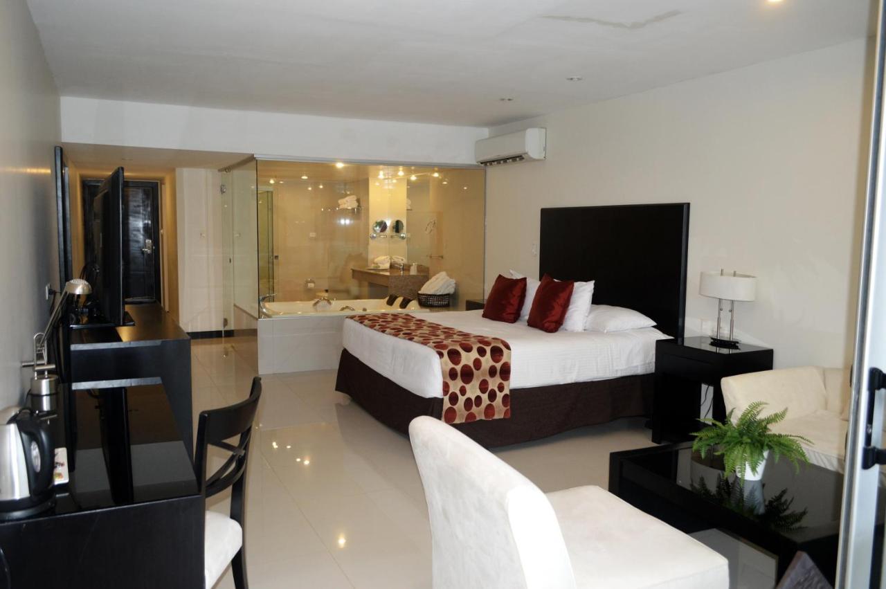 Sun Hotel Warnes エクステリア 写真