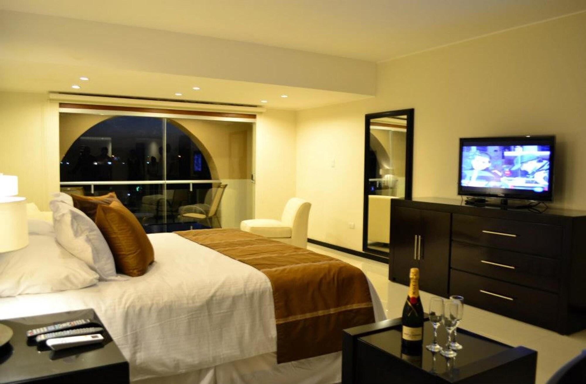 Sun Hotel Warnes エクステリア 写真