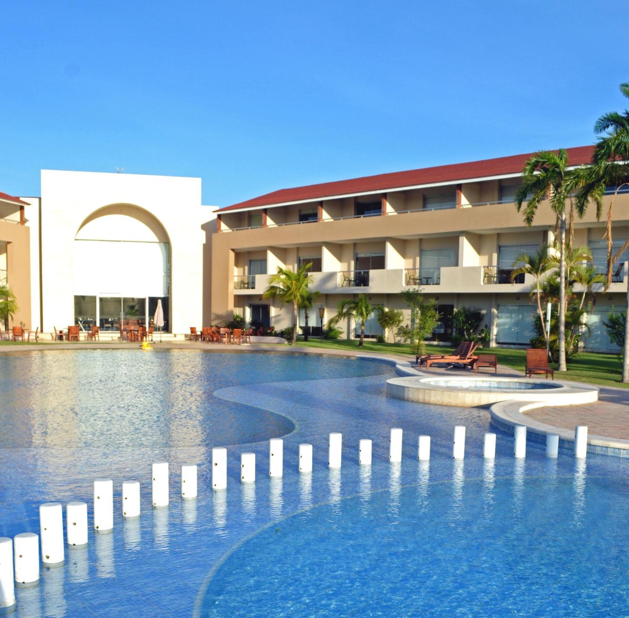 Sun Hotel Warnes エクステリア 写真
