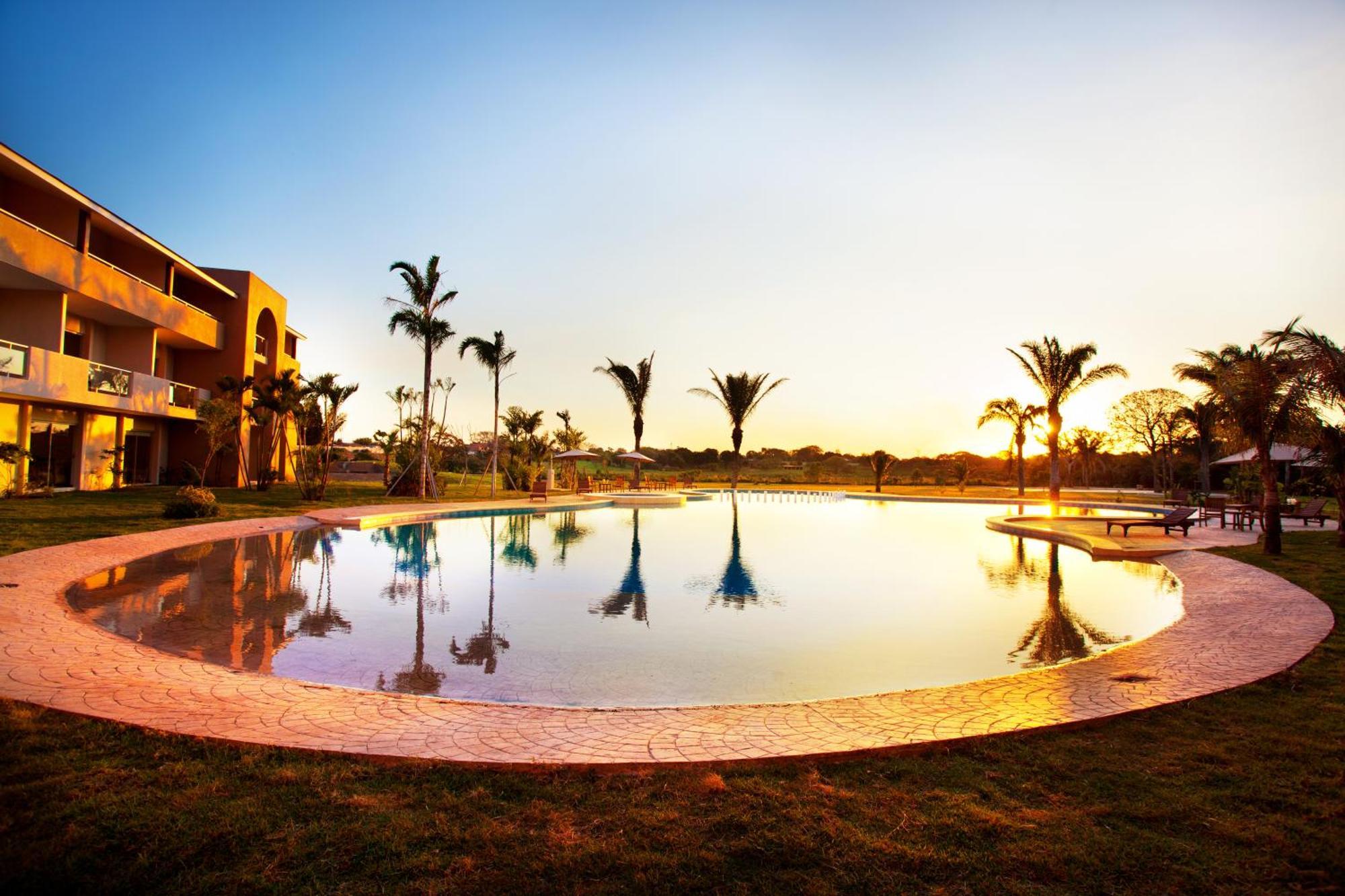 Sun Hotel Warnes エクステリア 写真