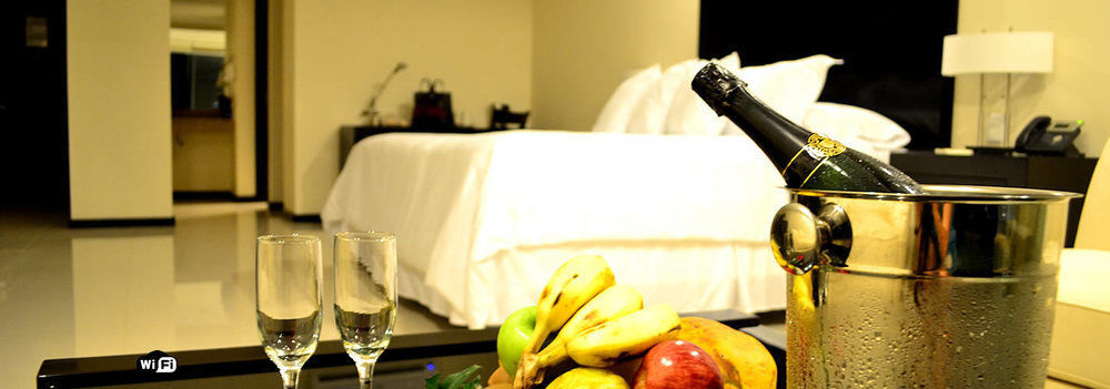 Sun Hotel Warnes エクステリア 写真