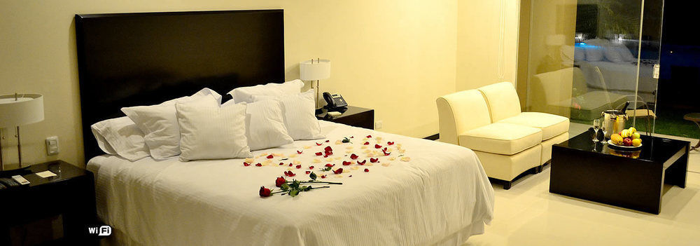 Sun Hotel Warnes エクステリア 写真